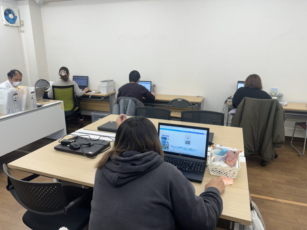 ふるかわ橋笑店　作業風景